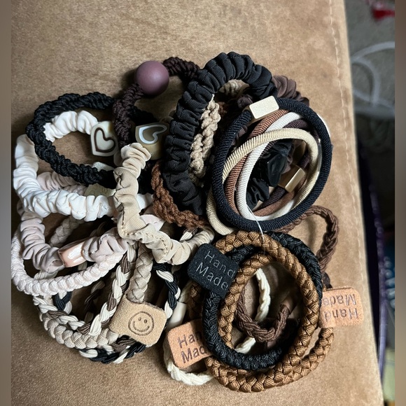 25 Hair Ties -NEW - Picture 2 of 4